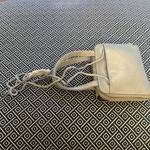 Women’s wallet with straps and string NWOT - Picture 5 of 5